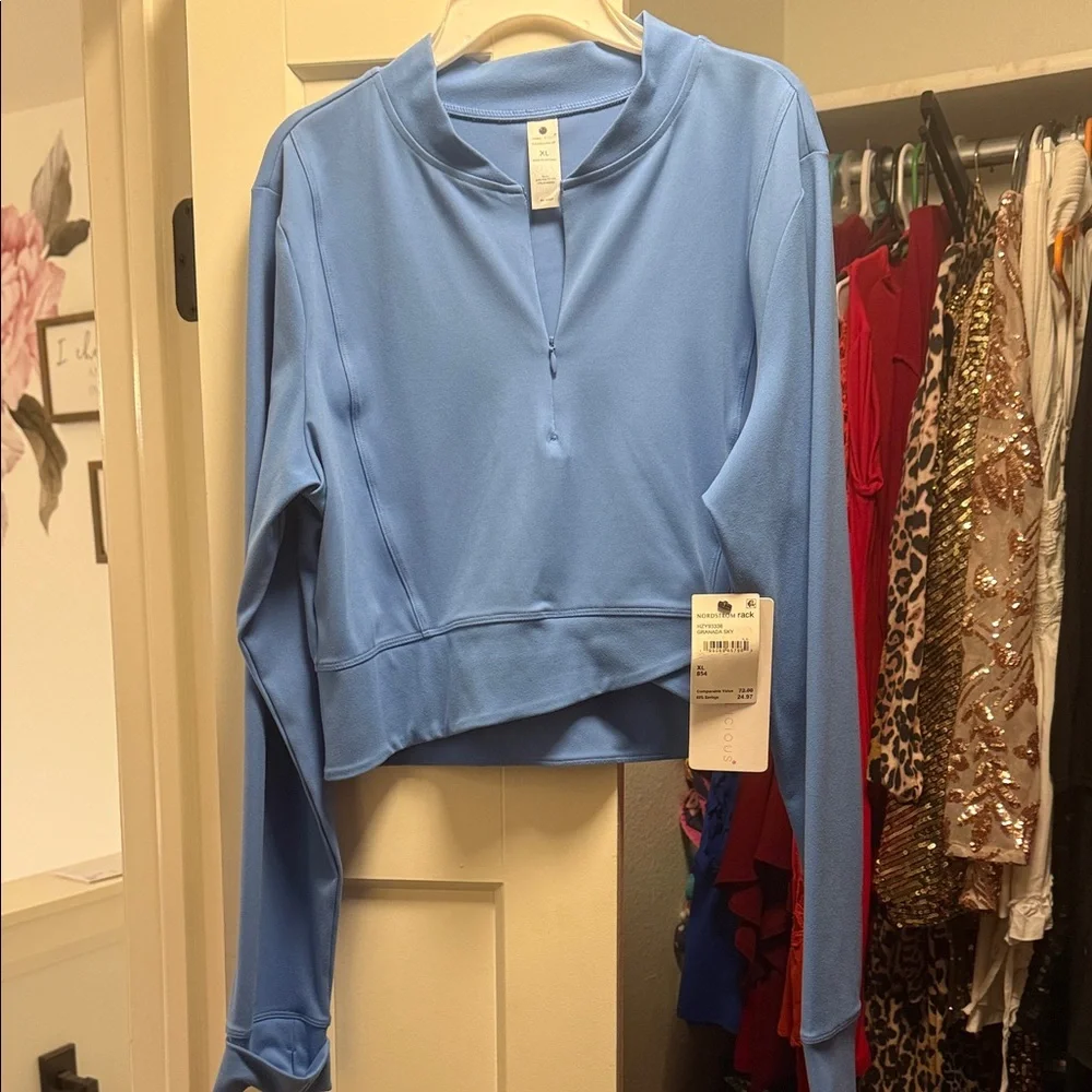 Yogalicious Women's Blue Cropped Sweatshirt - Picture 1 of 3